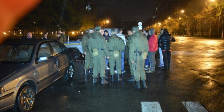 Не поделили клиентов? В самом центре Николаева произошла массовая драка