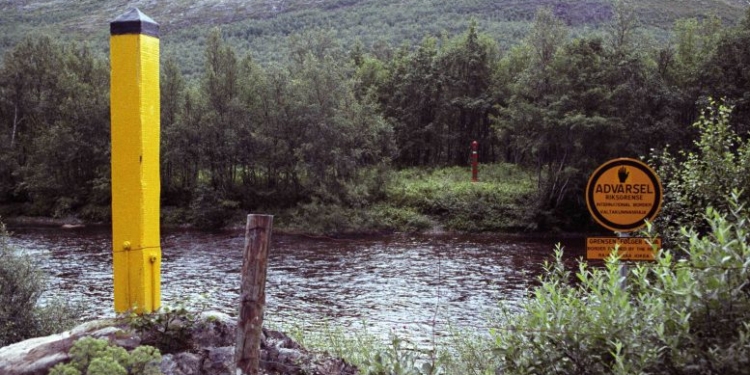 Особенности национальной рыбалки? Два российских рыбака на Пасху приплыли в Норвегию