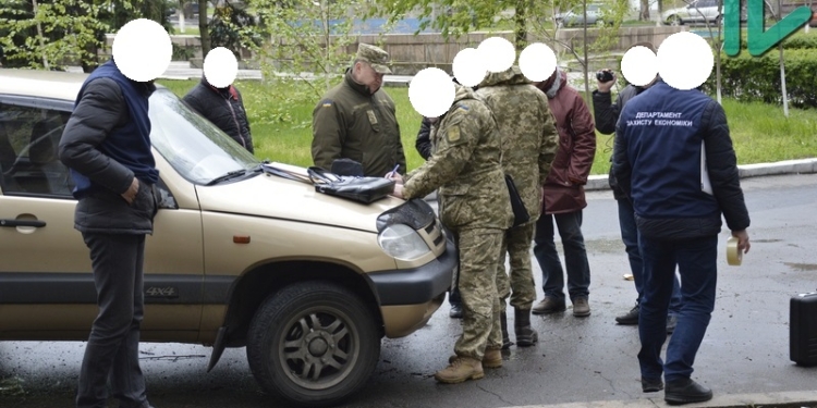 В Николаеве на взятке задержали сотрудника областного военкомата