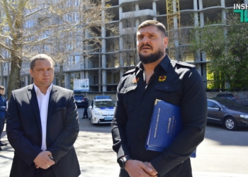 Рядом с Николаевской ОГА теперь будет висеть красно-черный флаг добровольческих батальонов