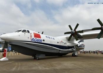 Сначала на земле, потом на воде: крупнейший в мире самолет-амфибия прошел наземное испытание