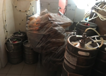 «Если б было море пива»: в Ингульском районе Николаева изъяли 800 л пенного напитка