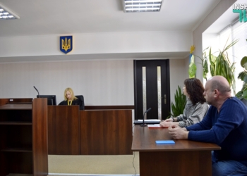 В Николаеве суд пытается определить, виновен ли в коррупции депутат горсовета Репин, на которого «накапал» его коллега Солтис