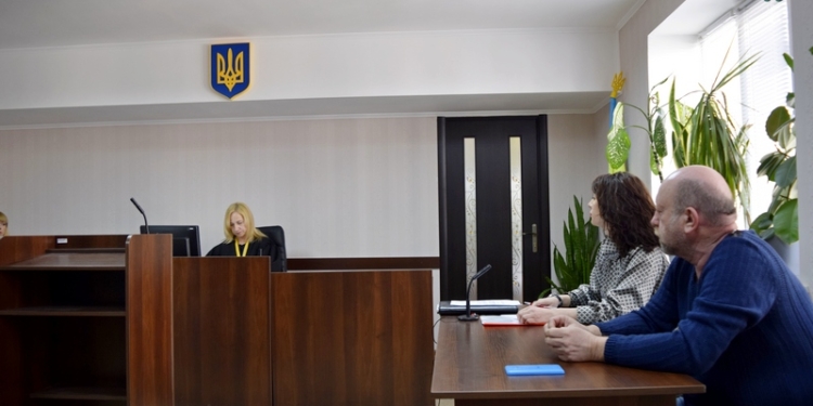 В Николаеве суд пытается определить, виновен ли в коррупции депутат горсовета Репин, на которого «накапал» его коллега Солтис