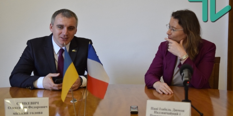 Сенкевич рассказал, как в Европе удивлялись тому, что украинцы не являются «пиратами африканскими с автоматами Калашникова»