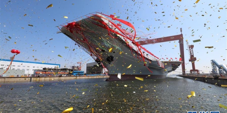 В Китае спустили на воду авианосец, полностью построенный своими силами