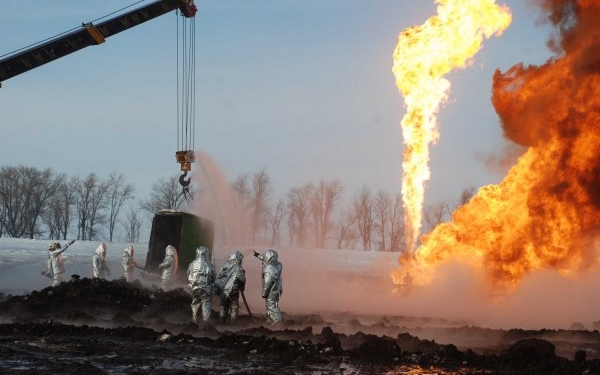 В РФ который день пылает нефтескважина – не могут потушить
