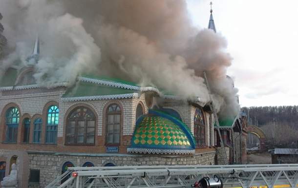 В Казани горит Храм всех религий. Один человек погиб 3