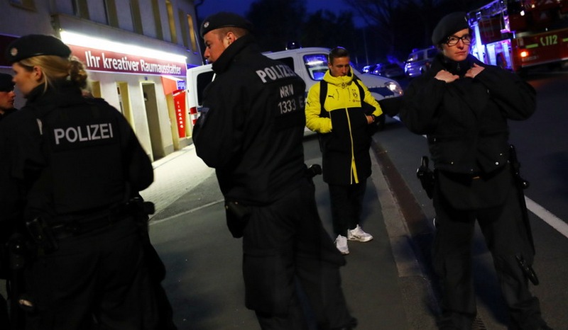 Во Франции четверо мужчин задержаны при подготовке к теракту "экстремальной жестокости" 1