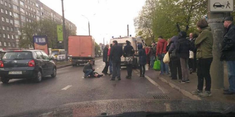 Во Львове скорая помощь приехала спасать подростка и переехала ему ноги