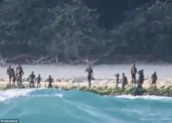 Последние отрезанные от цивилизации: в Индийском океане есть остров, на котором живет враждебное племя