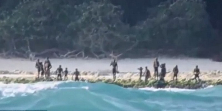 Последние отрезанные от цивилизации: в Индийском океане есть остров, на котором живет враждебное племя