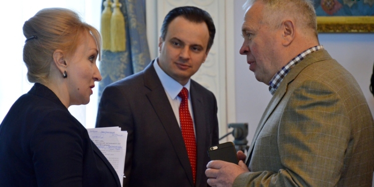 На сессию Николаевского горсовета вынесено всего 4 вопроса. Зато в «разном» – 18 (ТРАНСЛЯЦИЯ)