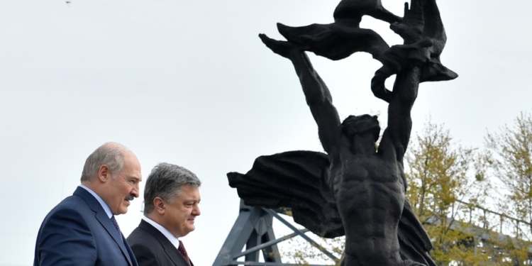 Порошенко и Лукашенко в Чернобыле почтили память погибших вследствие аварии на АЭС
