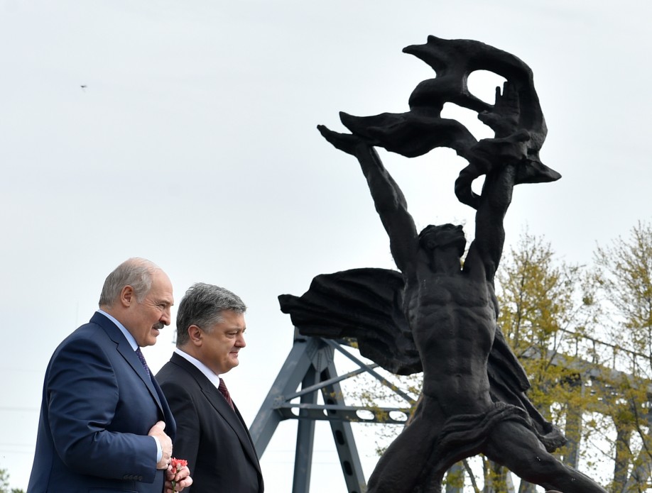 Порошенко и Лукашенко в Чернобыле почтили память погибших вследствие аварии на АЭС 5