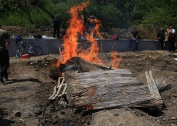 На пляже и за пляж. В Одессе подрались застройщики и активисты