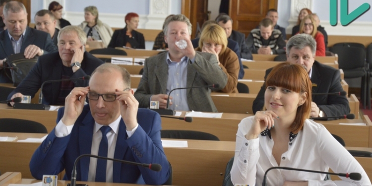 «Вот денежки с депозита и ушли» – Николаевский горсовет выделил 40 млн.грн. на достройку стадиона в Парке Победы