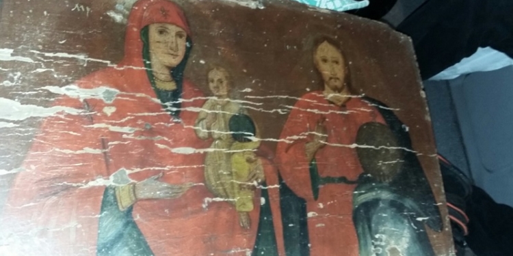 Пассажир поезда «Николаев-Москва» пытался вывезти из Украины старинные иконы и монеты