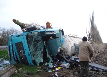 На трассе Одесса-Николаев перевернулся MAN с подсолнечным маслом