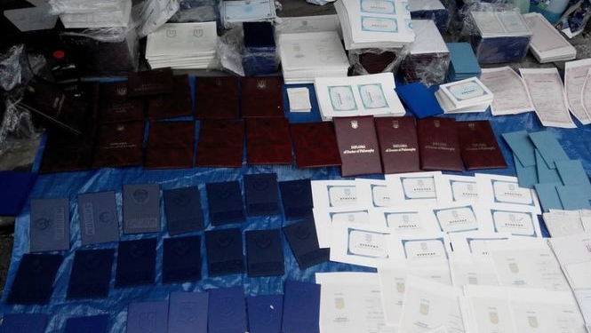 В Киеве нашли типографию, которая печатала фальшивки для боевиков и спецслужб РФ