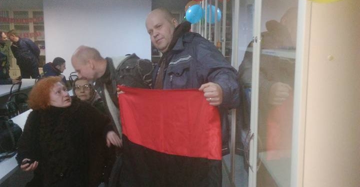 «Путин и николаевские сепаратисты пишут диктант!»: Национальный корпус пытался помешать «Тотальному диктанту» в Николаевском русдраме. И помешал (ОБНОВЛЕНО)