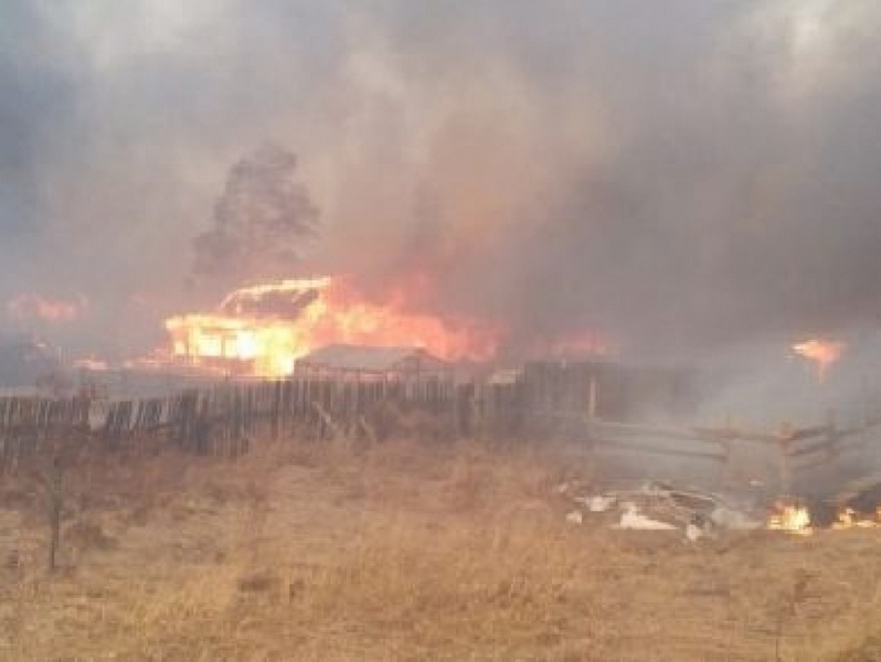 В Иркутской области за час сгорело село – местный житель решил сжечь мусор возле дома 1