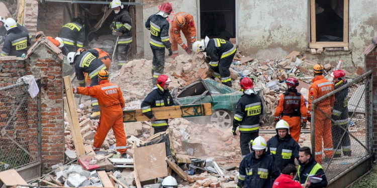 В Польше обрушился жилой дом – погибли трое, в том числе двое детей