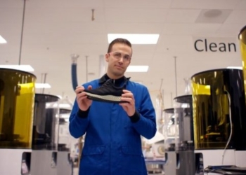 Adidas выпустит серию кроссовок, напечатанных на 3D-принтере