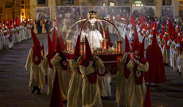 Страстная неделя. Мужское шествие в Испании