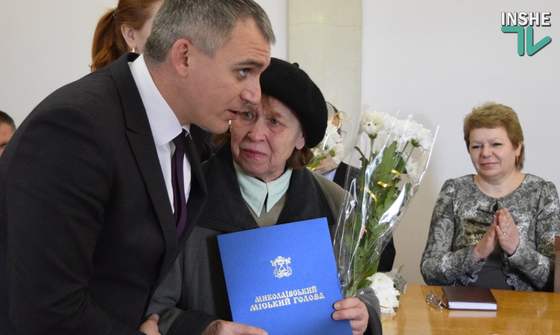 «Война с невидимым врагом»: в Николаеве мэр наградил почетными грамотами ликвидаторов и пострадавших от аварии на ЧАЭС 10