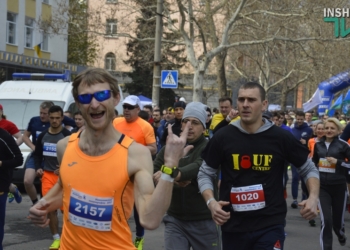 «А что, “Динамо” бежит? Все бегут!»: сотни николаевцев приняли участие в платном полумарафоне