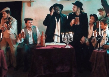 “Лехаим” и чернокожий раввин. Новый клип израильтянина, снятый в Киеве, бьет рекорды