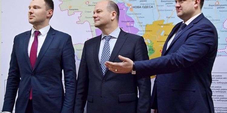 Бездомный Киндратив, недоверчивый Кушнир и домовитый Бонь – декларации скромных замов губернатора-миллионера