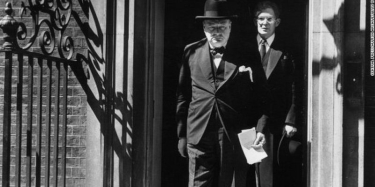 Наручные часы Уинстона Черчилля выставили на аукцион – планируют продать за $18-30 тыс