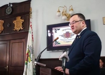 Городской голова Черновцов направил ходатайство в Раду о досрочных выборах мэра и горсовета