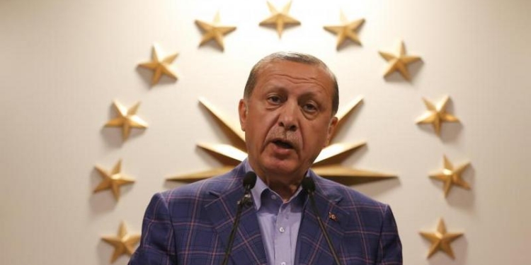 Эрдоган после выигранного референдума пообещал поднять вопрос возвращения смертной казни в Турции