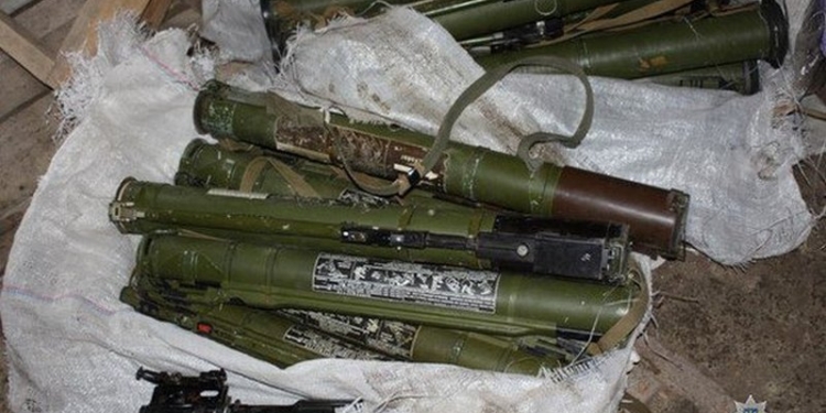 Житель Запорожья сдал полиции 15 гранатометов, которые нашёл в лесополосе на окраине города