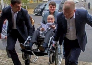 Кернес задекларировал инвалидную коляску и 38,9 млн.грн. наличными