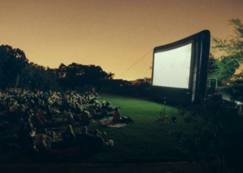 В киевском Гидропарке откроется бесплатный кинотеатр для пенсионеров