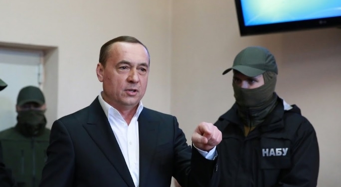 В Соломенском суде проходит заседание по избранию меры пресечения Николаю Мартыненко. Трансляция