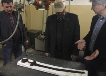 В институт Патона передали для исследования два древних меча