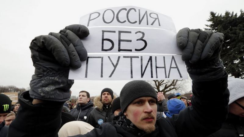 «Надоел». В России начались акции против Путина, организованные движением Ходорковского 1