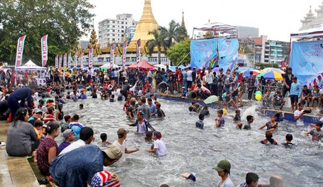 Около 300 человек погибло, более тысячи ранены за 4 дня фестиваля воды в Мьянме