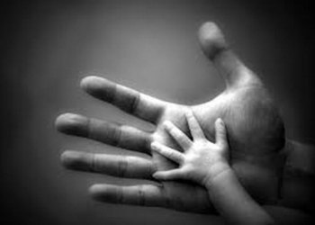 Трогательная история в Николаеве: дети росли без матери, зато нашелся их отец – вернулся из зоны АТО