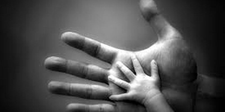 Трогательная история в Николаеве: дети росли без матери, зато нашелся их отец – вернулся из зоны АТО