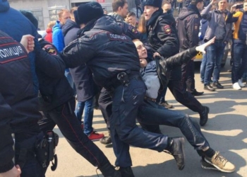 В Санкт-Петербурге задержали 40 участников “прогулки оппозиции”