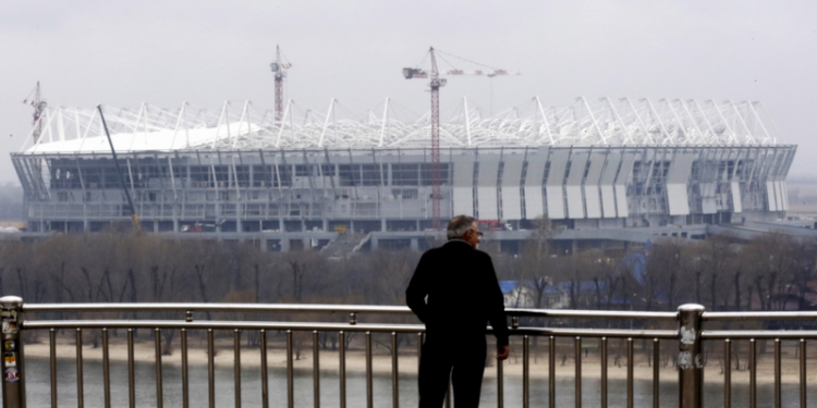 В Ростове прекратили строить стадион ЧМ-2018 – рабочие уже 5 месяцев не получают зарплату