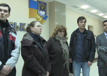 “Кравченко политикой прикрывает проблемы в театре”, – бунтари Николаевского русского драмтеатра просят помощи