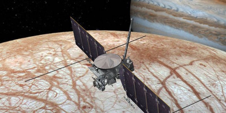 На спутниках Юпитера и Сатурна может существовать жизнь – NASA