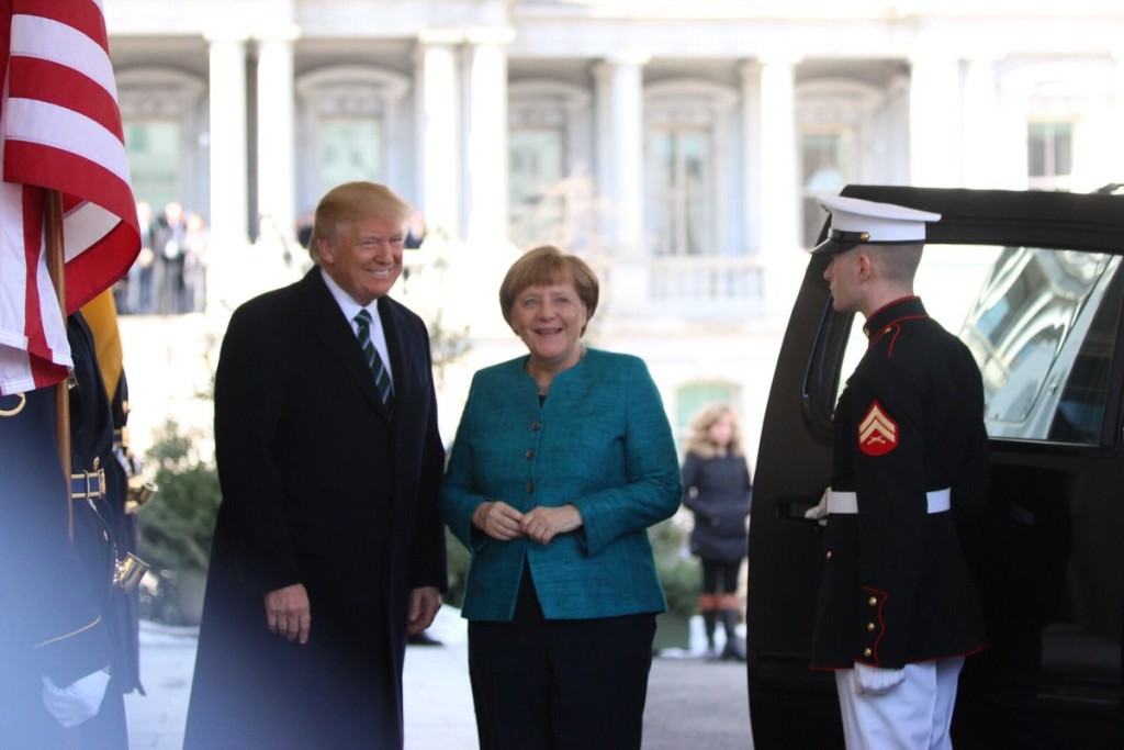 Трамп и Меркель обсудили ситуацию в Донбассе 1